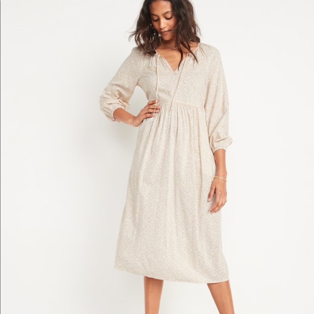 Old Navy Puff-Sleeved Floral-Print Midi Poet Swing Dress for Women